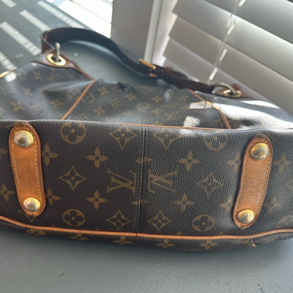 LV GALLIERA Shoulder Bag - Picture 11 of 11